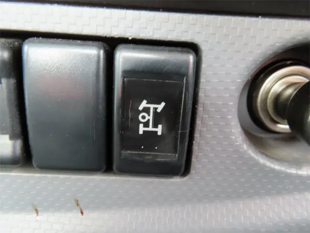 いすゞ フォワード LKG-FTR90S2(2WD)の写真16