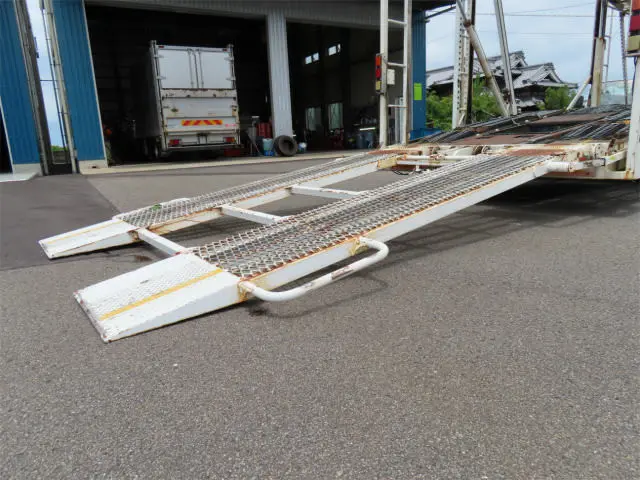 いすゞ フォワード LKG-FTR90S2(2WD)の写真26