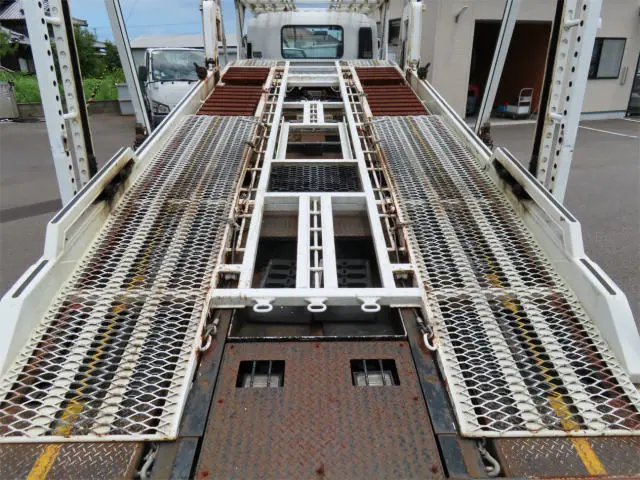 いすゞ フォワード LKG-FTR90S2(2WD)の写真34