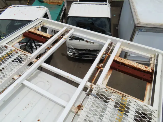 いすゞ フォワード LKG-FTR90S2(2WD)の写真36