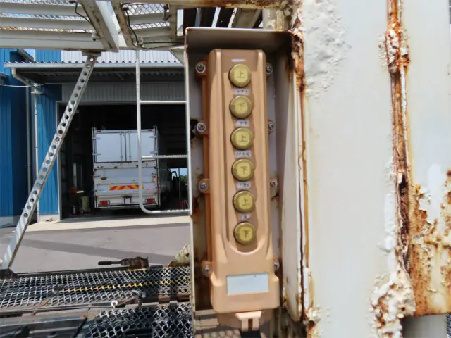 いすゞ フォワード LKG-FTR90S2(2WD)の写真40