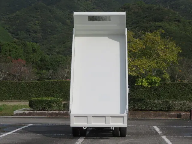 いすゞ エルフ TPG-NKR85AN(2WD)の写真9