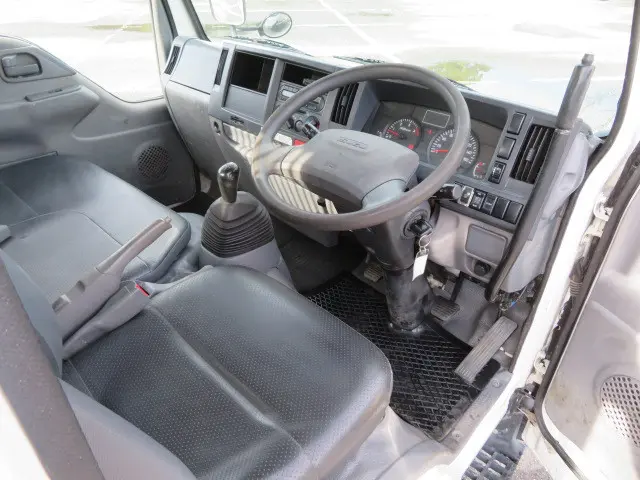 いすゞ エルフ TPG-NKR85AN(2WD)の写真14