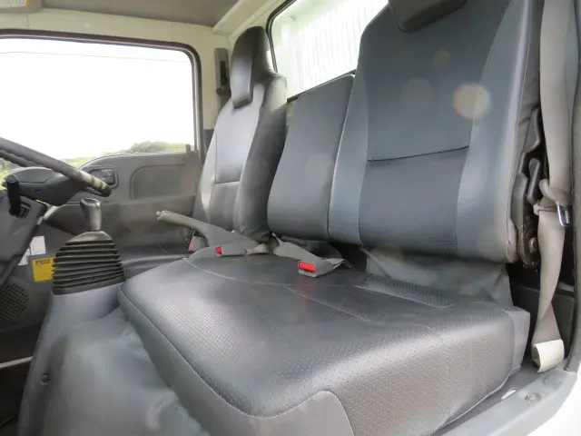 いすゞ エルフ TPG-NKR85AN(2WD)の写真15
