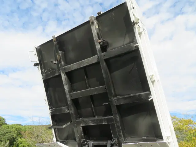 いすゞ エルフ TPG-NKR85AN(2WD)の写真49