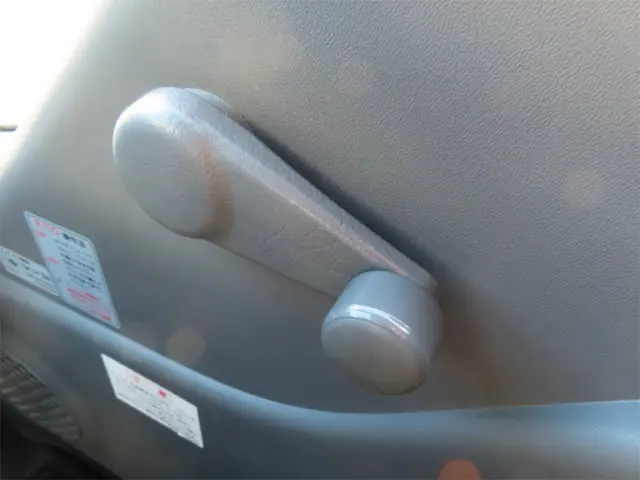 いすゞ エルフ TPG-NKR85AN(2WD)の写真17