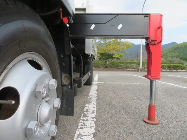 いすゞ エルフ SKG-NPR85AR(2WD)の写真34