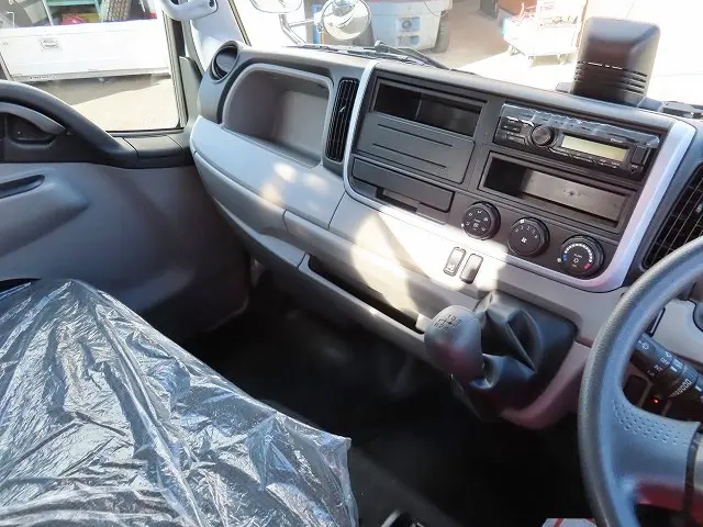 三菱 キャンター 2RG-FEAV0(2WD)の写真16