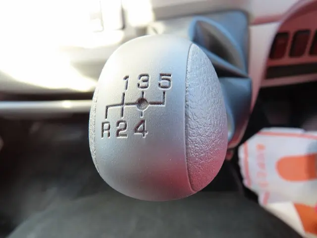 三菱 キャンター 2RG-FEAV0(2WD)の写真22