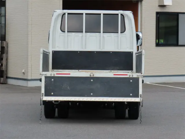 いすゞ エルフ 2RG-NJR88A(2WD)の写真9