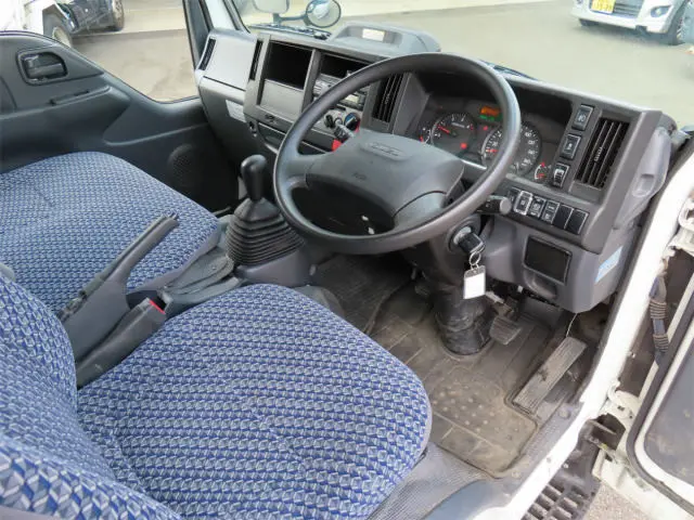 いすゞ エルフ 2RG-NJR88A(2WD)の写真10