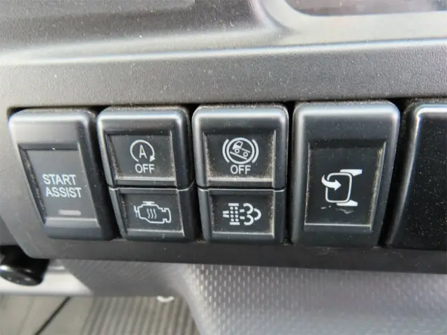 いすゞ エルフ 2RG-NJR88A(2WD)の写真15