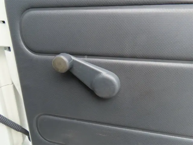 いすゞ エルフ 2RG-NJR88A(2WD)の写真21