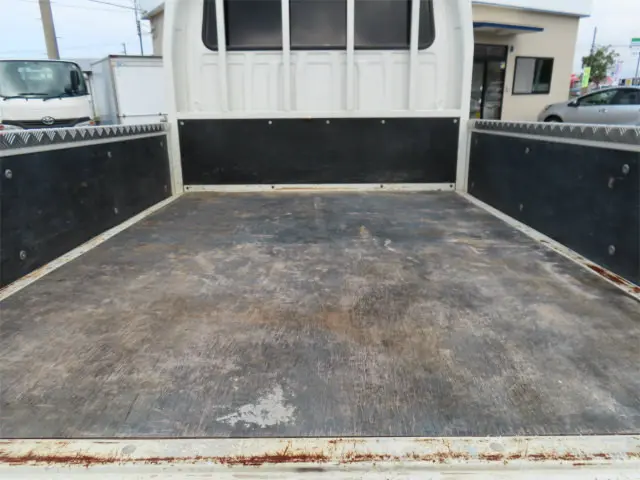 いすゞ エルフ 2RG-NJR88A(2WD)の写真27