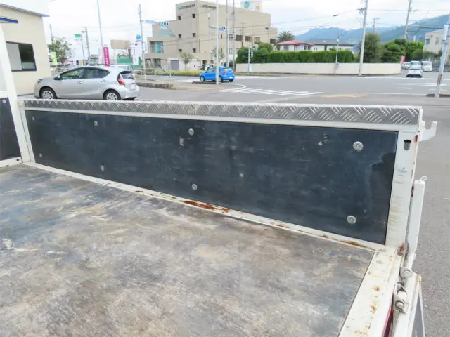 いすゞ エルフ 2RG-NJR88A(2WD)の写真30