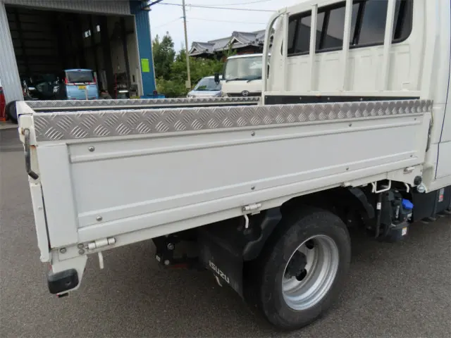 いすゞ エルフ 2RG-NJR88A(2WD)の写真33