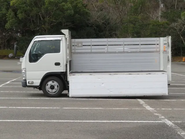 いすゞ エルフ TKG-NJR85A(2WD)の写真10