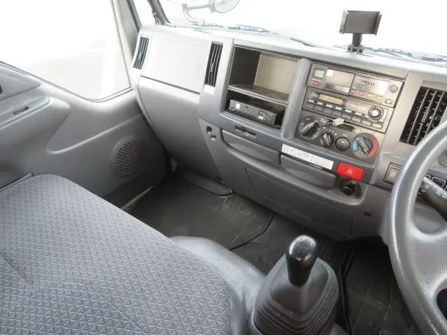 いすゞ エルフ TKG-NJR85A(2WD)の写真15