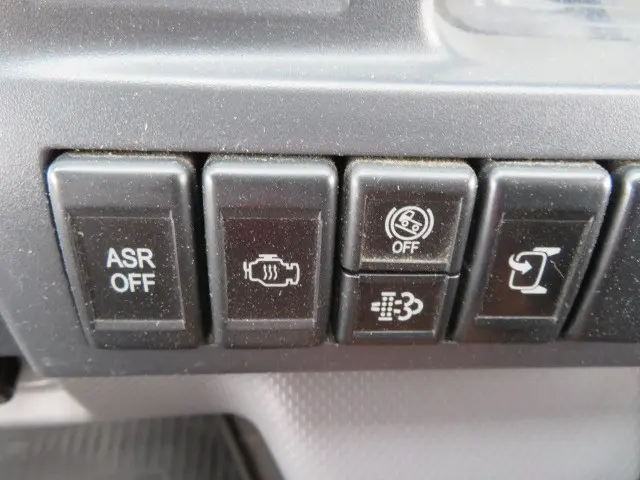 いすゞ エルフ TKG-NJR85A(2WD)の写真16