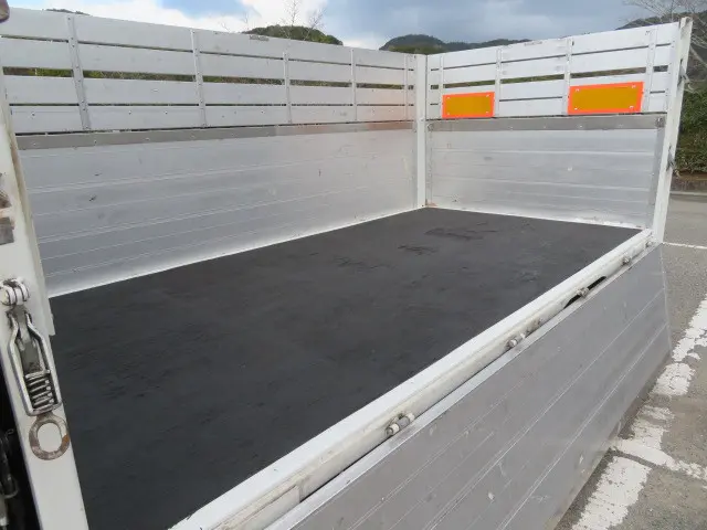 いすゞ エルフ TKG-NJR85A(2WD)の写真26