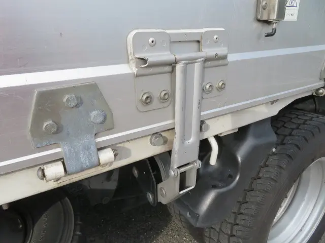 いすゞ エルフ TKG-NJR85A(2WD)の写真34