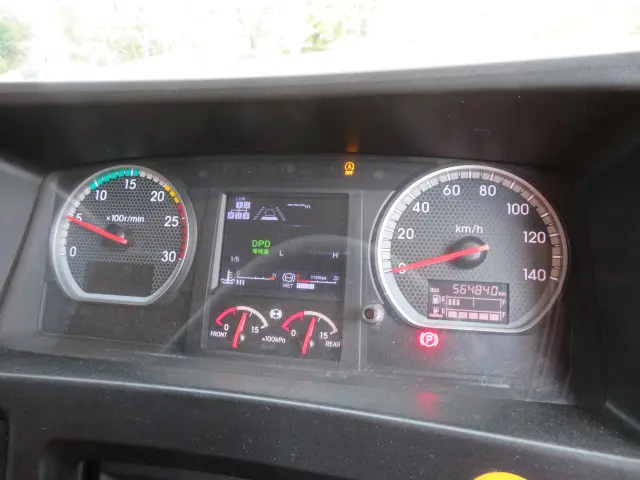 いすゞ ギガ 2DG-EXZ52CK(6x4)の写真11