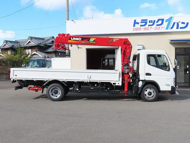 三菱 キャンター 2PG-FEB90(2WD)の写真5