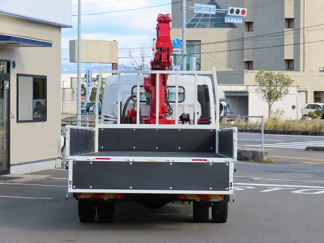 三菱 キャンター 2PG-FEB90(2WD)の写真9