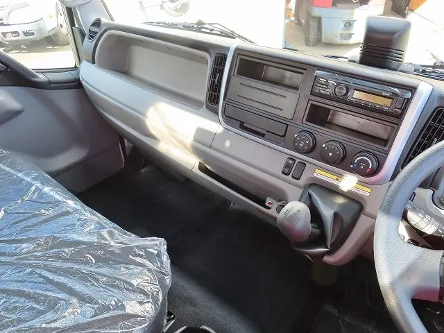 三菱 キャンター 2PG-FEB90(2WD)の写真16