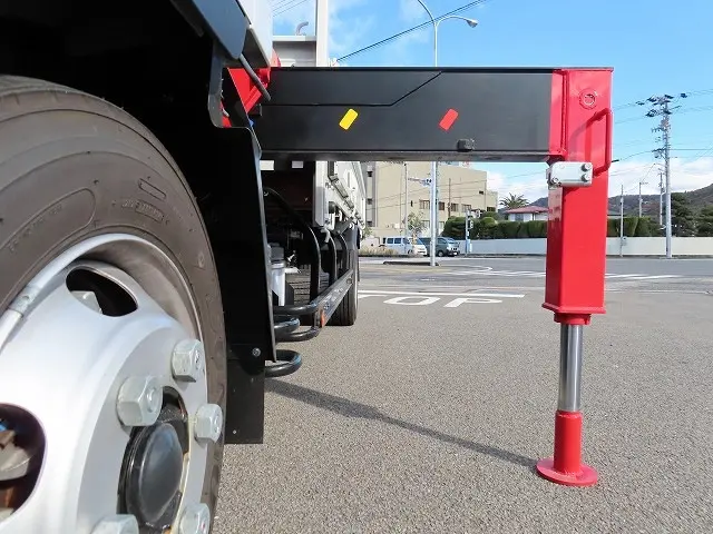 三菱 キャンター 2PG-FEB90(2WD)の写真34