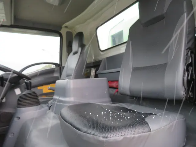 いすゞ エルフ TKG-NPR85YN(2WD)の写真11