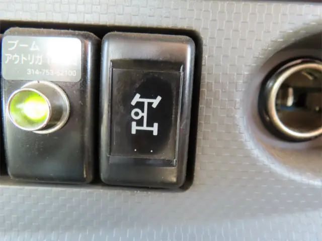 いすゞ フォワード QKG-FVZ34U2(6x4)の写真18