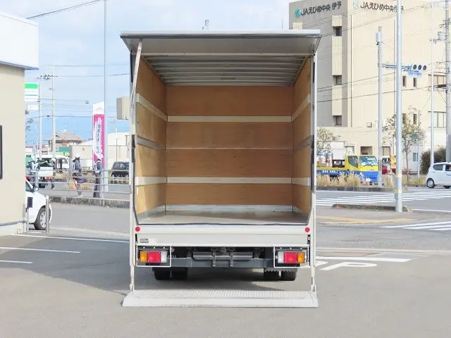 いすゞ エルフ TRG-NPR85AN(2WD)の写真9