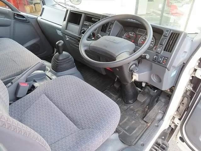 いすゞ エルフ TRG-NPR85AN(2WD)の写真10