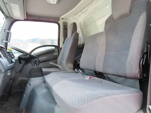 いすゞ エルフ TRG-NPR85AN(2WD)の写真11