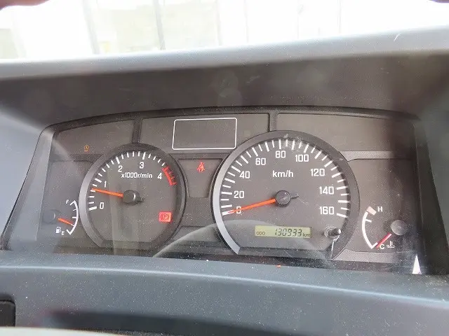 いすゞ エルフ TRG-NPR85AN(2WD)の写真13