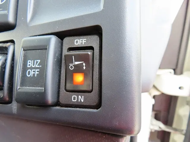 いすゞ エルフ TRG-NPR85AN(2WD)の写真16