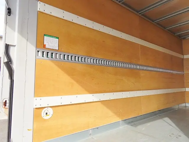 いすゞ エルフ TRG-NPR85AN(2WD)の写真26