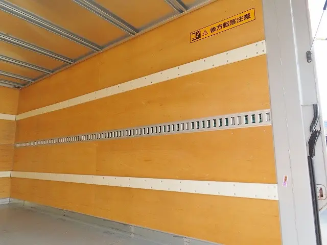 いすゞ エルフ TRG-NPR85AN(2WD)の写真27