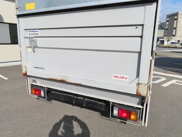 いすゞ エルフ TRG-NPR85AN(2WD)の写真32