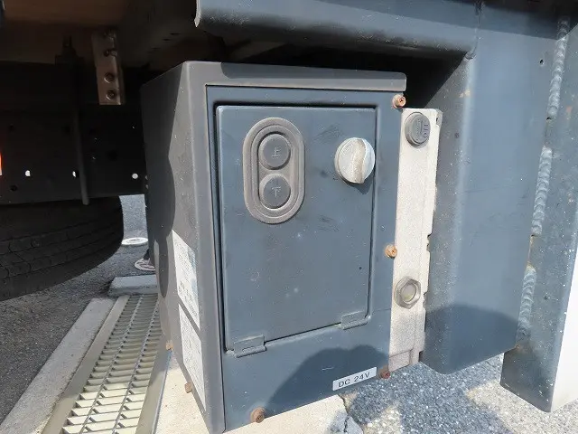 いすゞ エルフ TRG-NPR85AN(2WD)の写真38