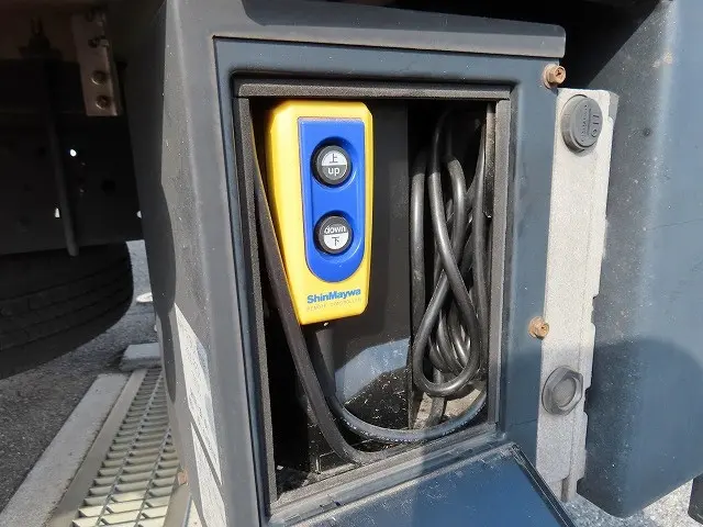 いすゞ エルフ TRG-NPR85AN(2WD)の写真39