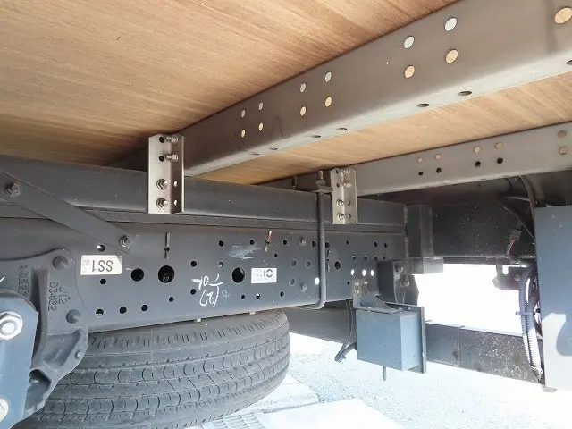 いすゞ エルフ TRG-NPR85AN(2WD)の写真48