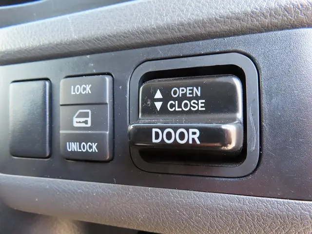 トヨタ コースター SDG-XZB70(2WD)の写真17