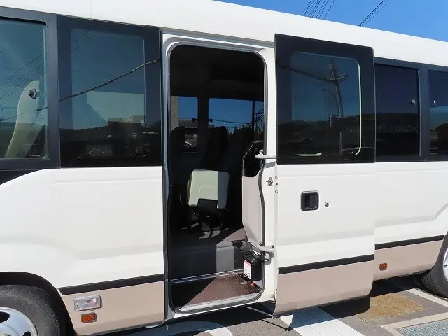 トヨタ コースター SDG-XZB70(2WD)の写真28