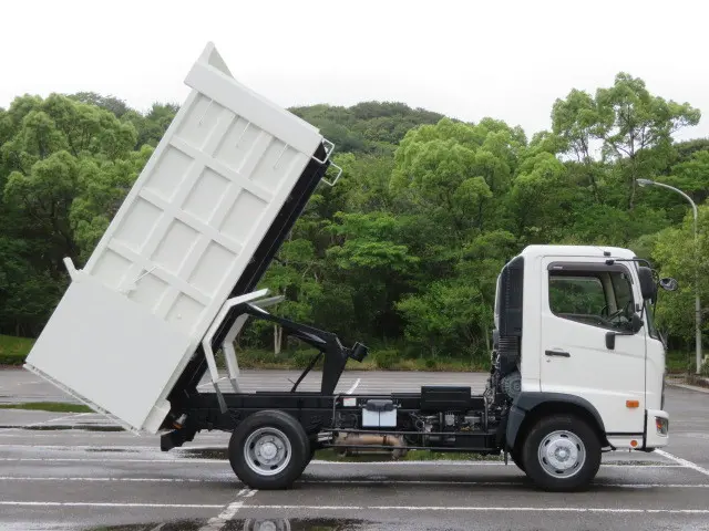 日野 レンジャー 2KG-FC2ABA(2WD)の写真9