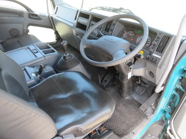 いすゞ フォワード LPG-FTR90S2(2WD)の写真9