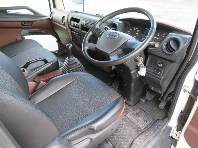 日野 レンジャー 2KG-FD2ABA(2WD)の写真12