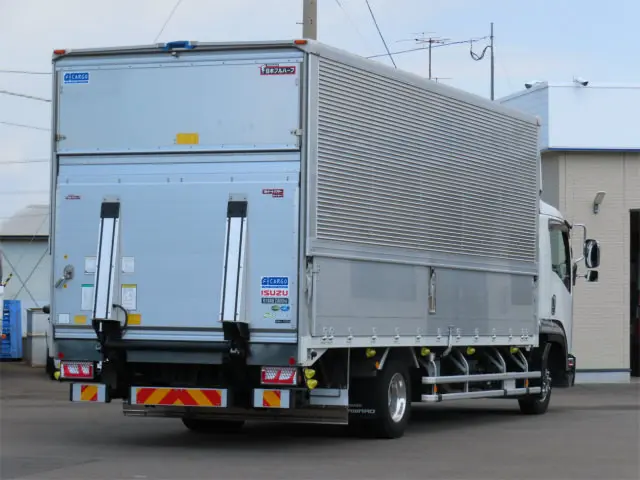 いすゞ フォワード 2RG-FRR90T2(2WD)の写真3