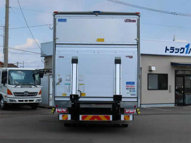 いすゞ フォワード 2RG-FRR90T2(2WD)の写真8